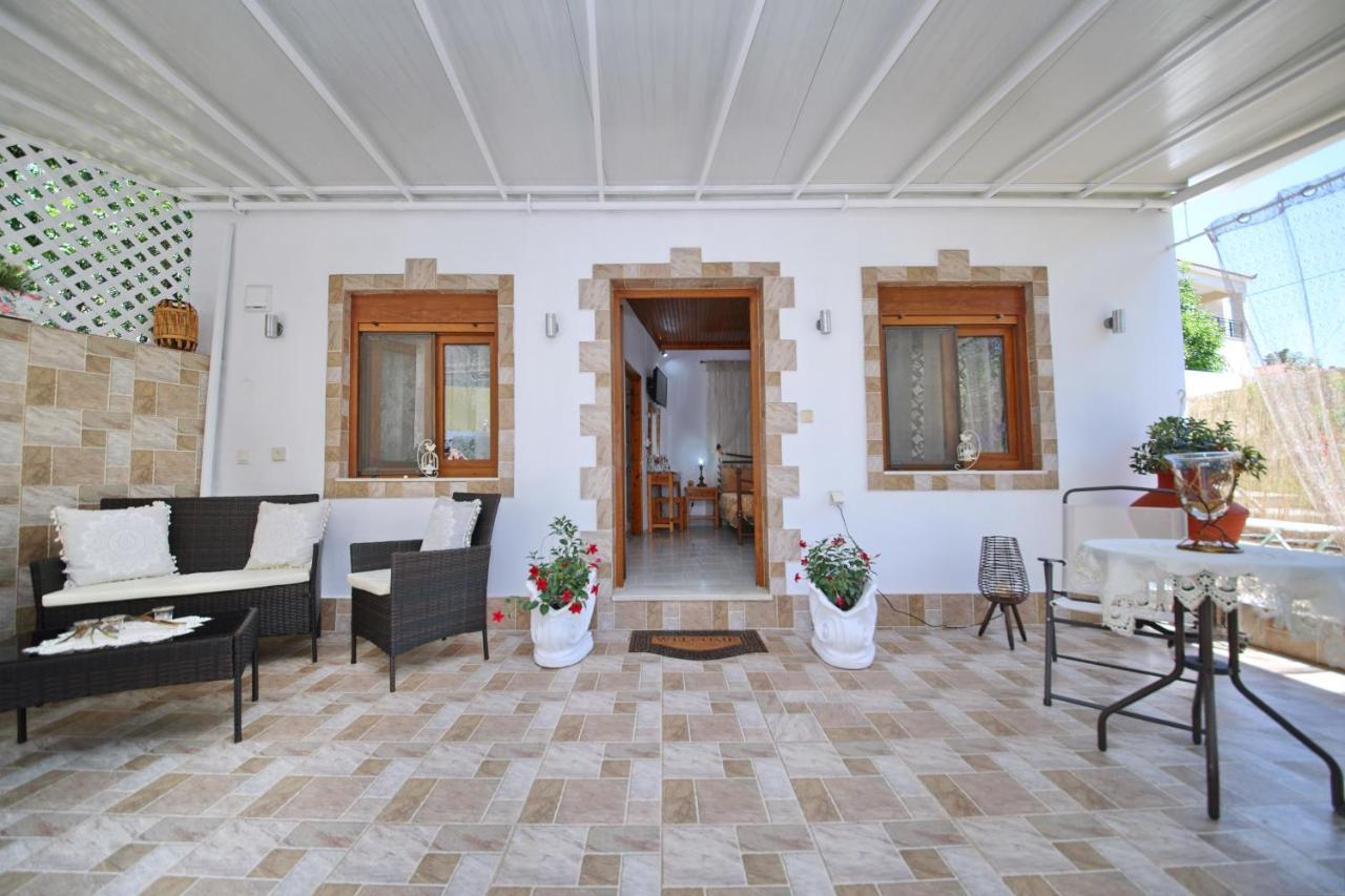 Vasia'S Small Villa Скопелос Экстерьер фото