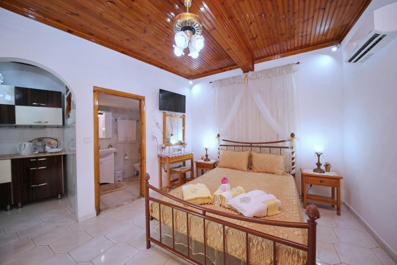 Vasia'S Small Villa Скопелос Экстерьер фото