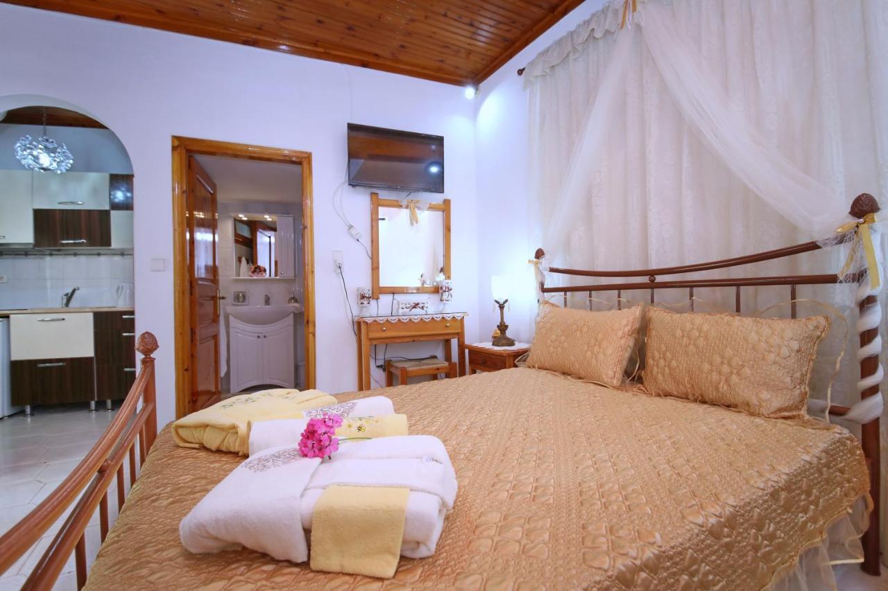 Vasia'S Small Villa Скопелос Экстерьер фото